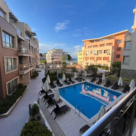 Апартаменты Modern 1br With Sea View & Pool Included With Parking Space